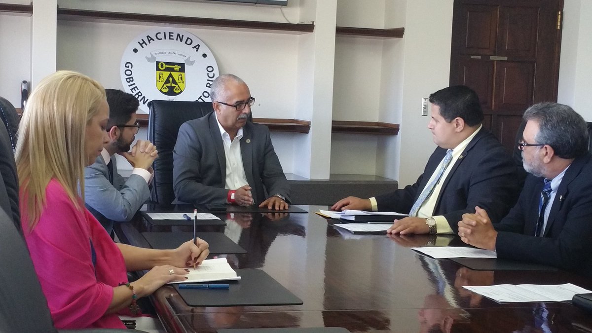 Hacienda anuncia acuerdo en beneficio de los comerciantes
